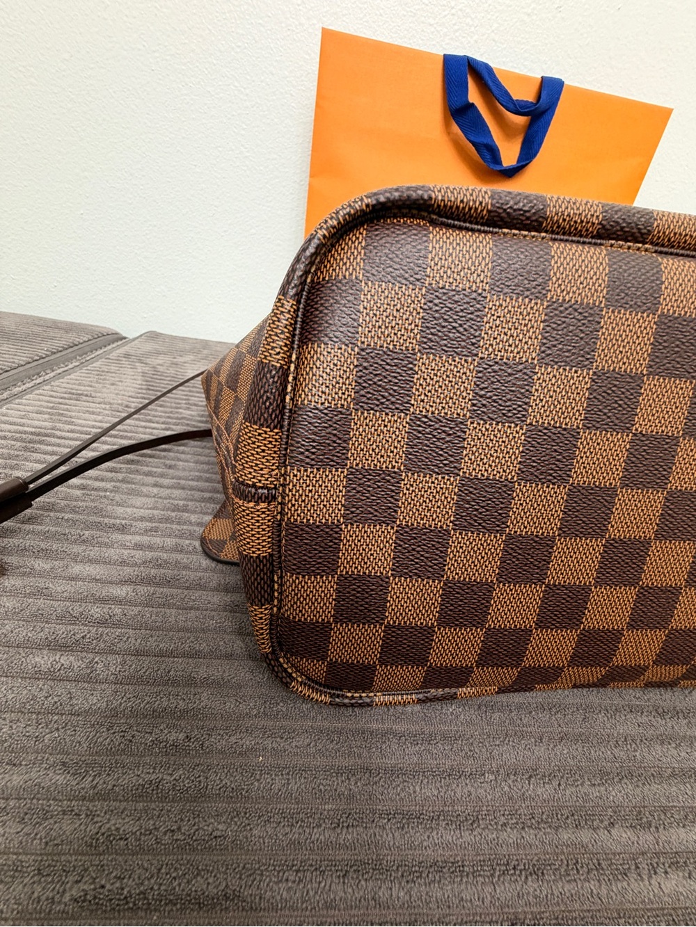 Louis Vuitton Damier Ebene Canvas Neverfull Tote with Zip Pochette in Brown MM - Picture 9 of 16